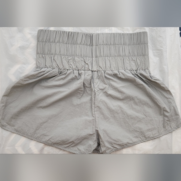 Athletic high waist shorts in light grey size S - Picture 8 of 9